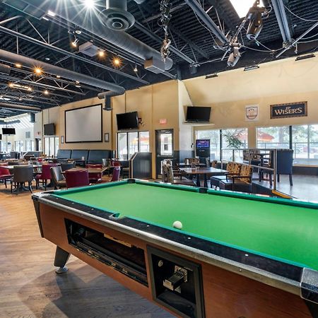 Best Western Plus Kelowna Hotel & Suites Bagian luar foto