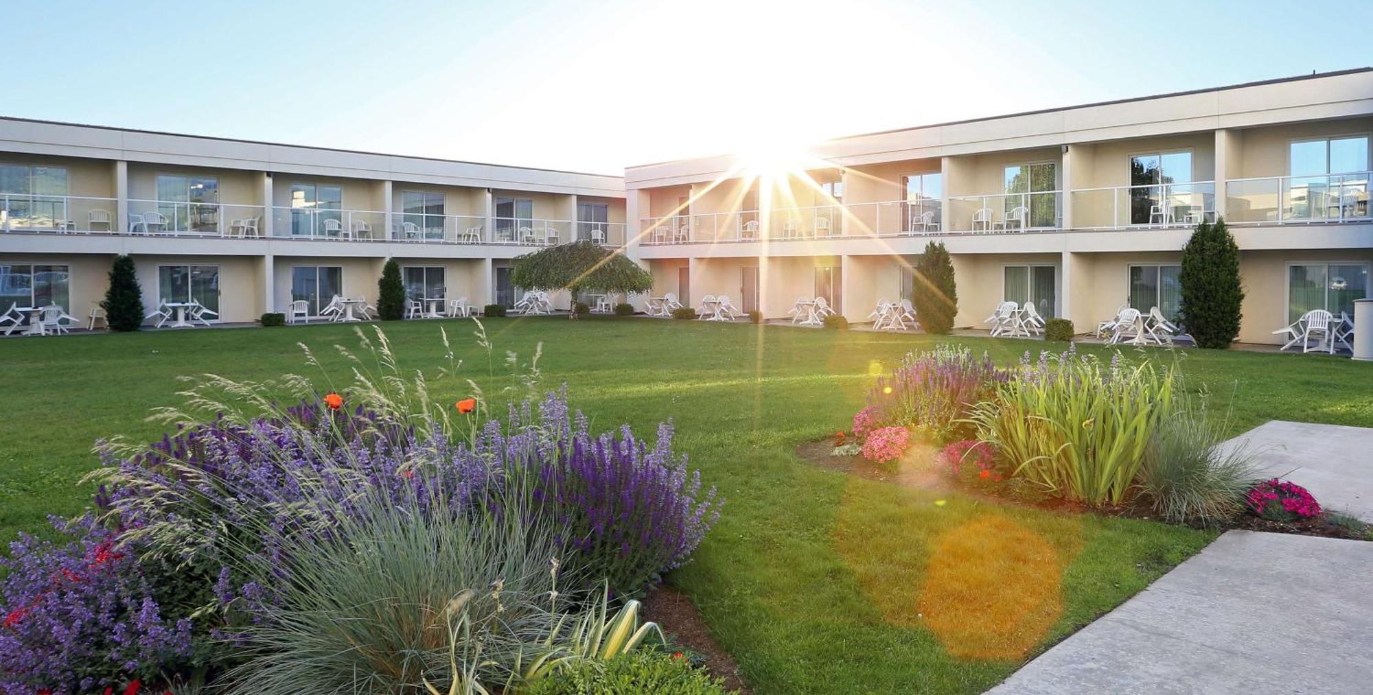 Best Western Plus Kelowna Hotel & Suites Bagian luar foto