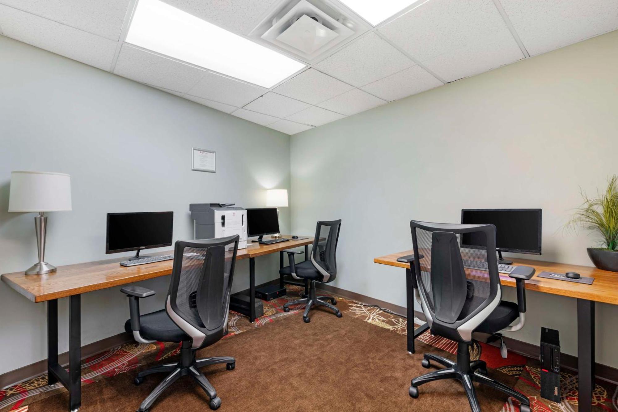 Best Western Plus Kelowna Hotel & Suites Bagian luar foto