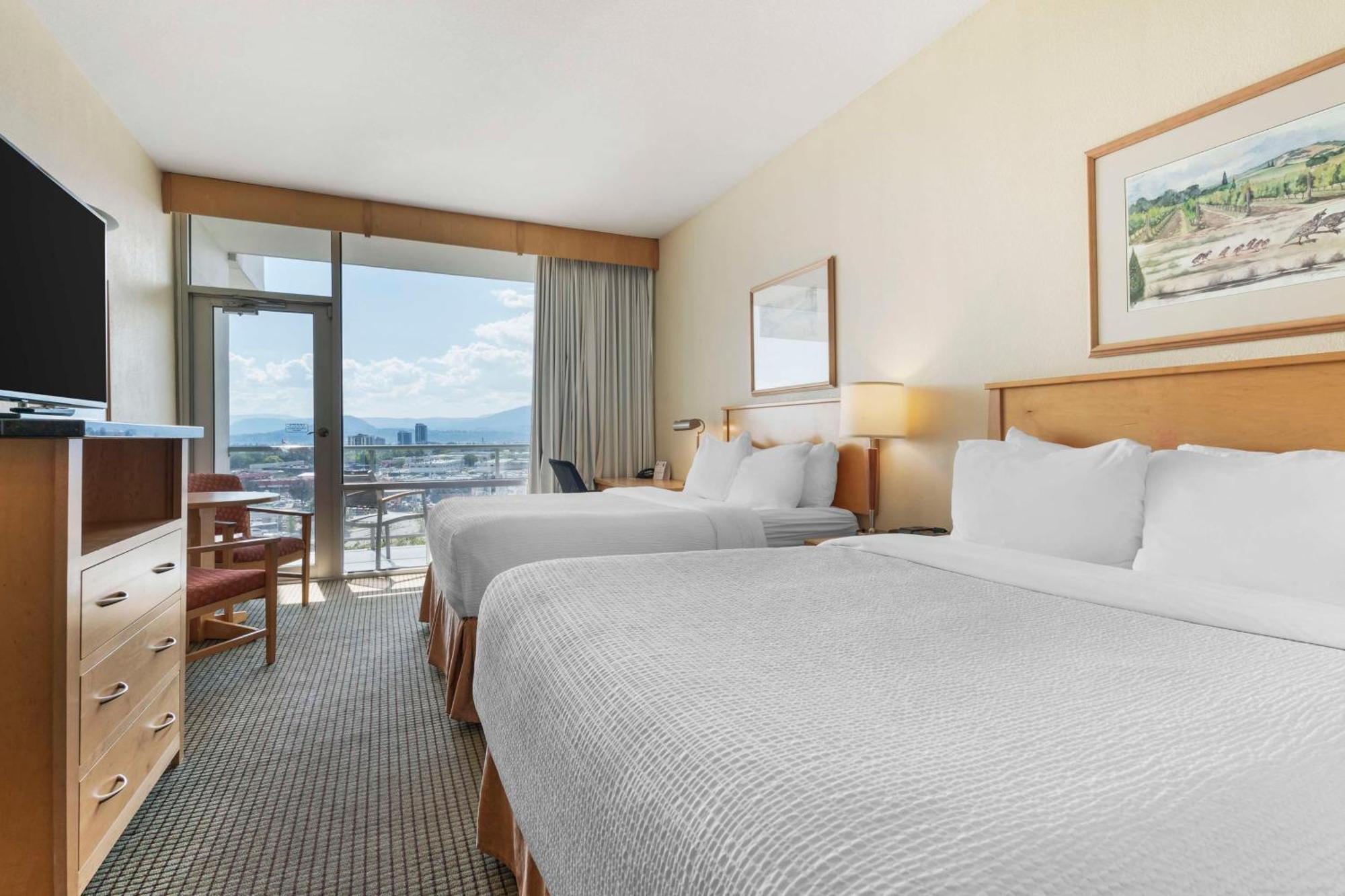 Best Western Plus Kelowna Hotel & Suites Bagian luar foto