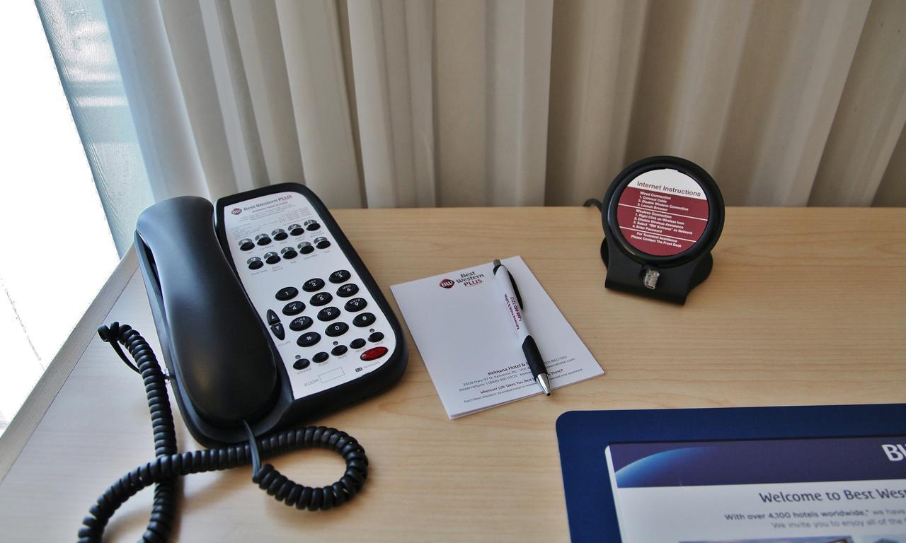Best Western Plus Kelowna Hotel & Suites Bagian luar foto