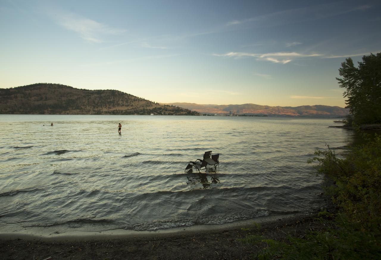 Best Western Plus Kelowna Hotel & Suites Bagian luar foto