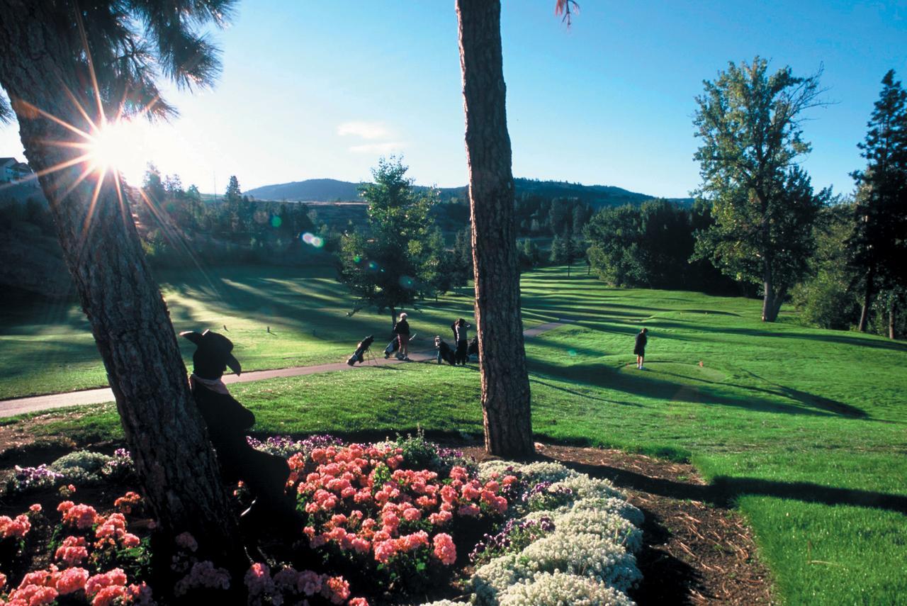 Best Western Plus Kelowna Hotel & Suites Bagian luar foto